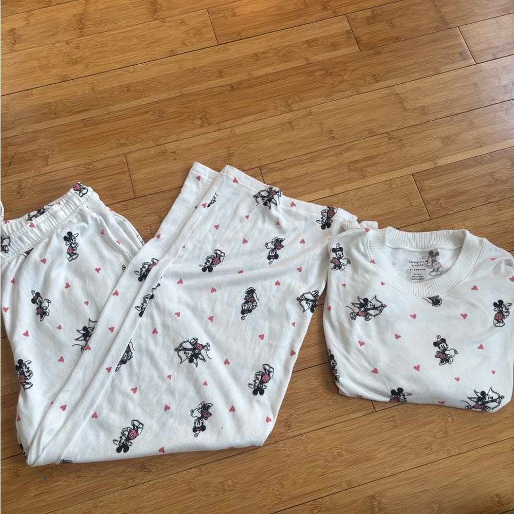 Mickey and Minnie Mouse Valentines PJs - Picture 3 of 4